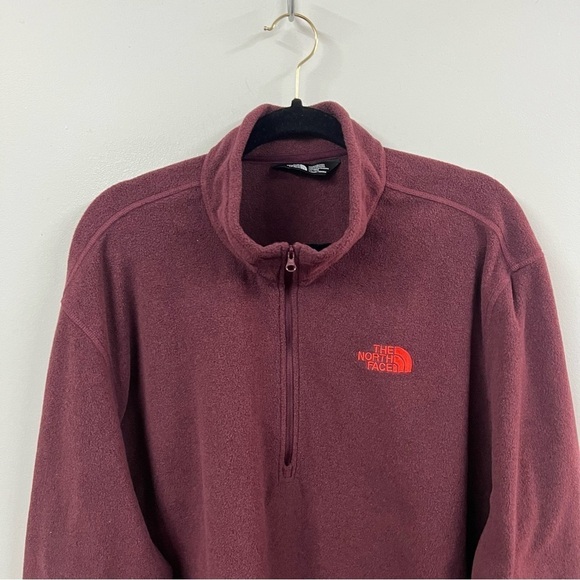 The North Face 1/4 Quarter Zip Fleece Pullover - Picture 2 of 12